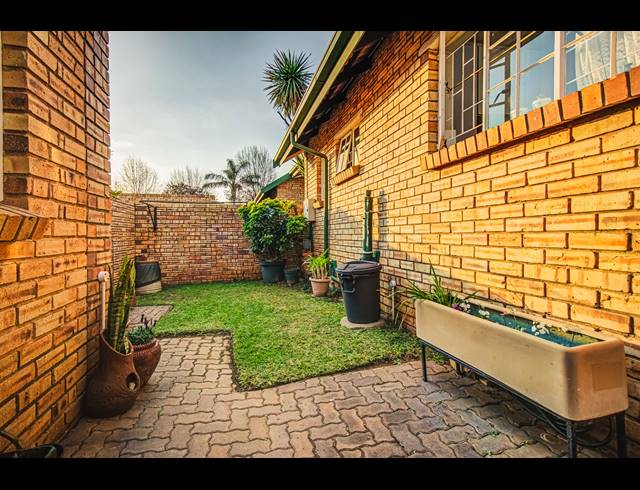 3 BEDROOM TOWNHOUSE FOR SALE IN GLEN MARAIS